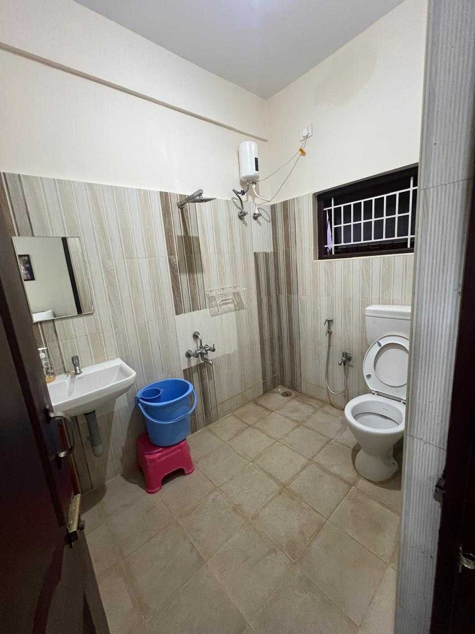 Corporate Suite attached bathroom